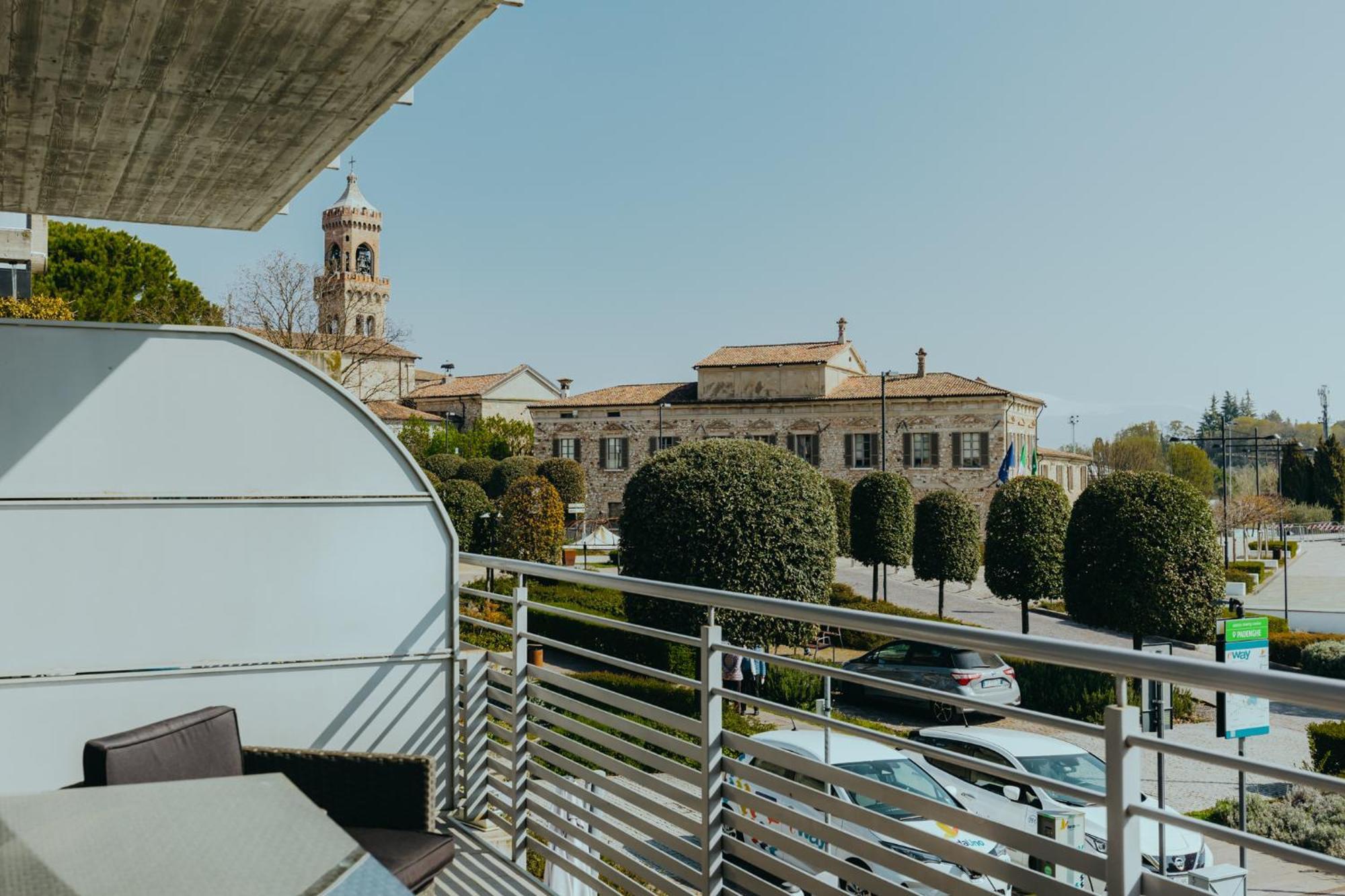 The Attico Apartment Padenghe sul Garda Exterior photo